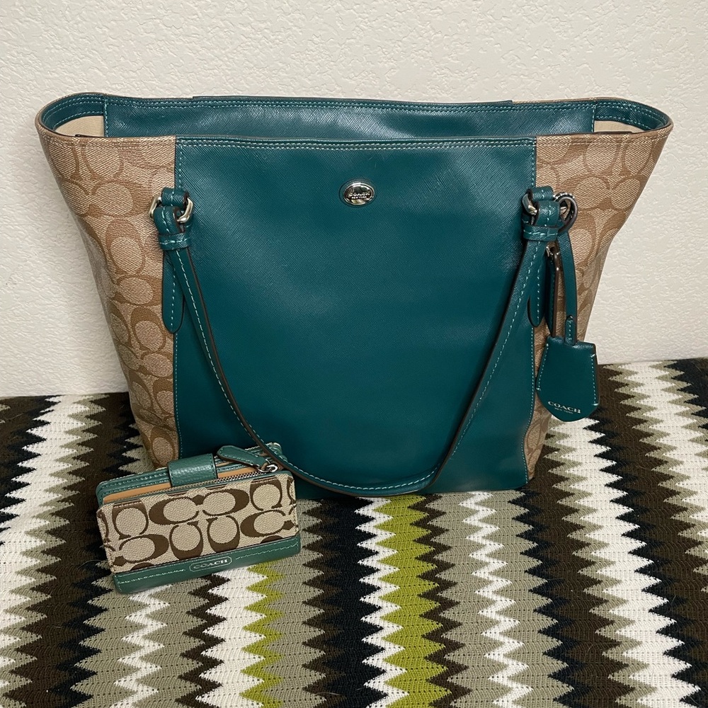 Coach signature tote with matching wallet